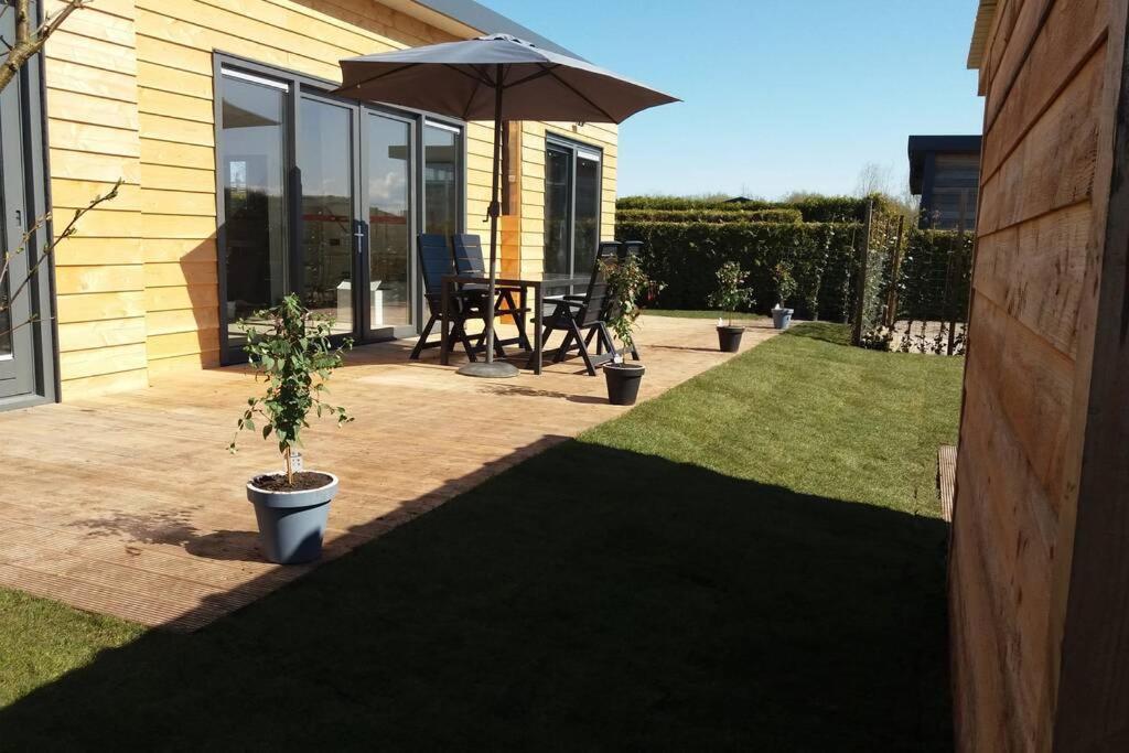 Luxe Vakantie Bungalow Met 3 Slaapkamers Dronrijp Eksteriør billede